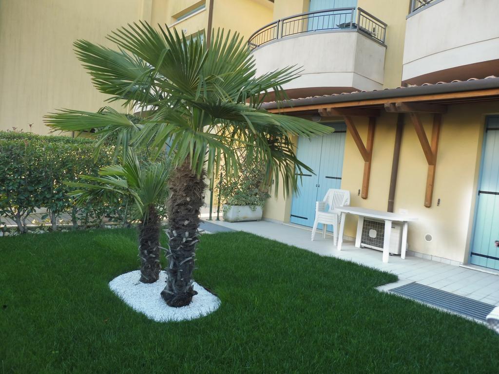 Residence Elisa Piano Terra Con Giardino E Posto Spiaggia Incluso Caorle Room photo