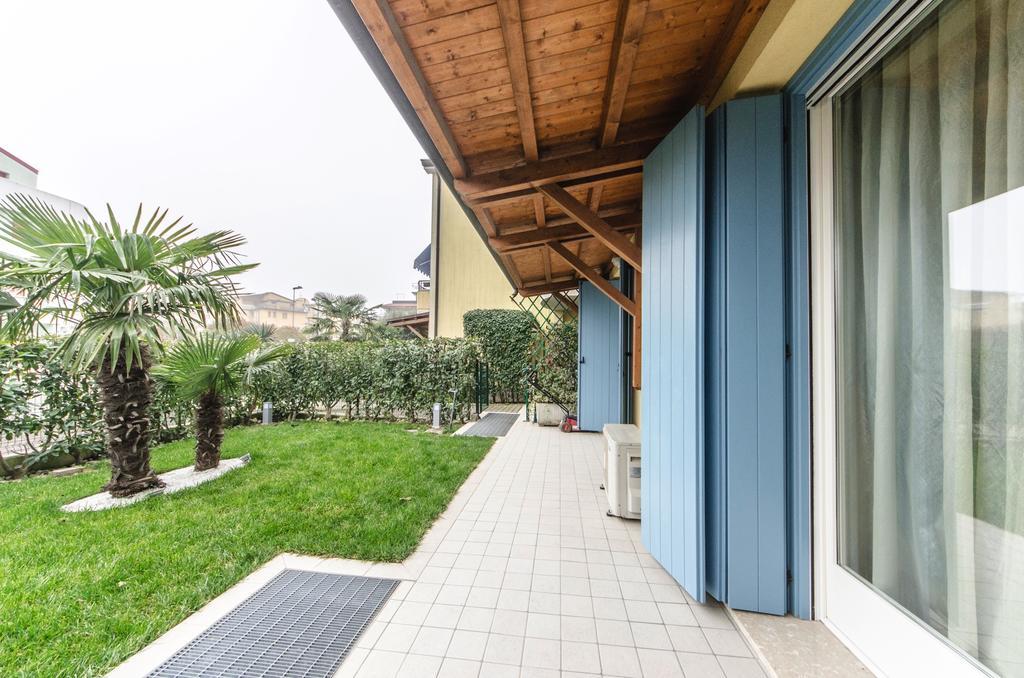 Residence Elisa Piano Terra Con Giardino E Posto Spiaggia Incluso Caorle Room photo